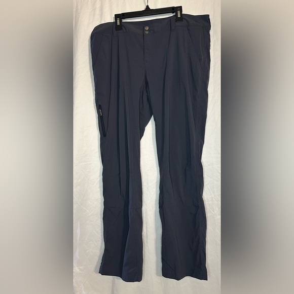 Columbia Pants - Columbia Omni Shield Advanced Repellency Blue Pants size 14 Short with Pockets